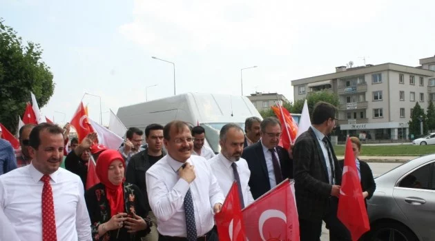AK Parti Bursa'da sevgi yürüyüşü