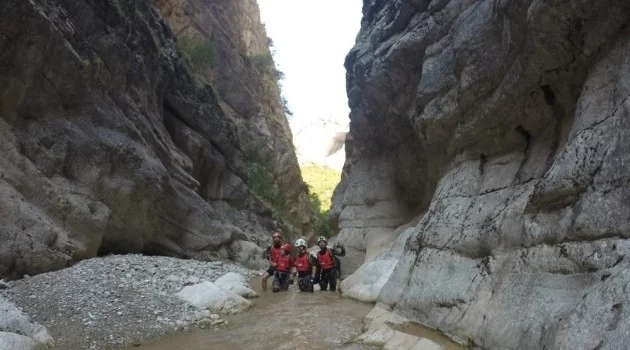 AKUT Eskişehir ekibi Harmankaya Kanyonunda incelemelerde bulundu