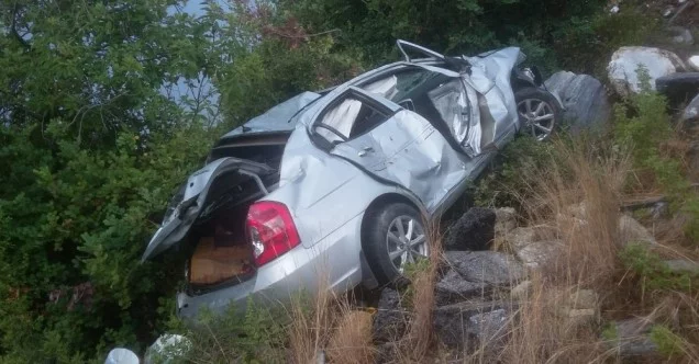 Alanya’da otomobil uçuruma yuvarlandı: 1‘i ağır 5 yaralı