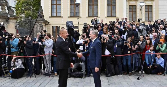 Aliyev, Avrupa Siyasi Topluluğu Zirvesi’ne katılmak üzere Prag Kalesi’nde