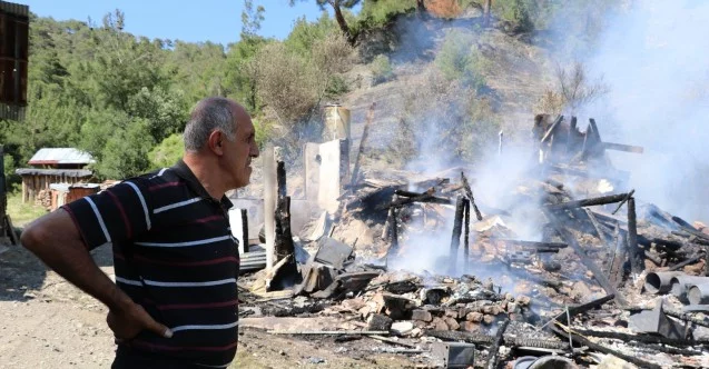 Amasya’da bir ev yanarak kül oldu