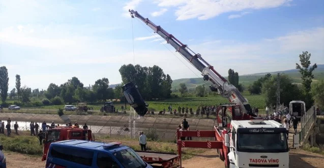 Amasya’da otomobil su kanalına düştü: Ekipler arama yapıyor