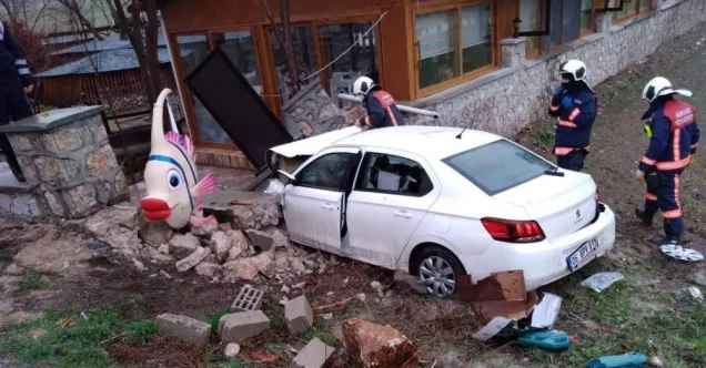 Ankara’da bahçe duvarına çarpan aracın sürücüsü hayatını kaybetti