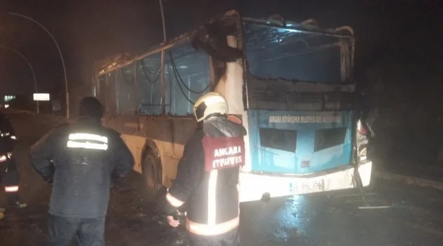 Ankara’da seyir halindeki özel halk otobüsü yandı