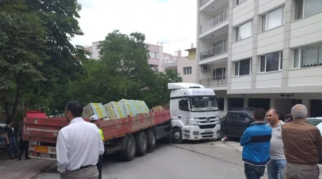 Ankara’da şoförün üstünden geçen tır 5 araca çarptı