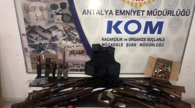 Antalya merkezli dört ilde yapılan eş zamanlı operasyonla organize suç örgütü çökertildi