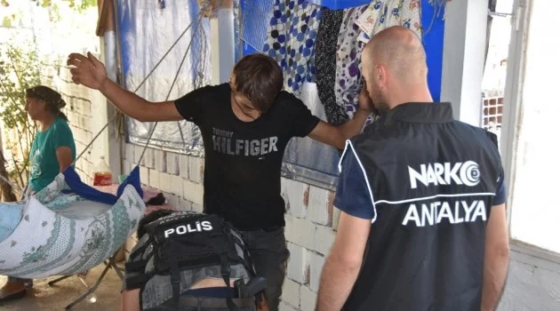Antalya polisinden uyuşturucu operasyonu