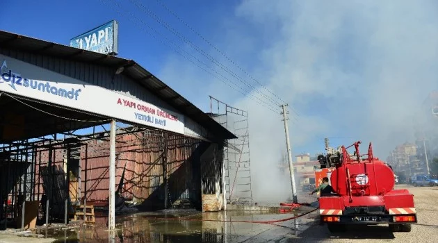 Antalya’da iş yeri yangını