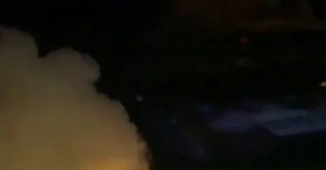 Arnavutköy’de yolda kalan İETT otobüsünden dumanlar yükseldi