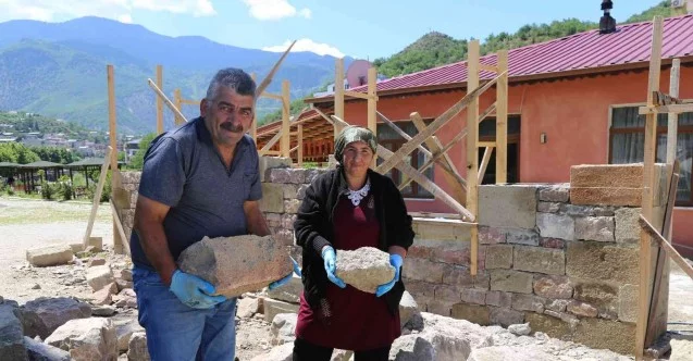 Artvin’de kadın üreticilerin kooperatif binasını kadın duvar ustası yapıyor