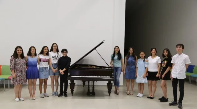Artvinli genç piyanistlere İtalya’dan önemli davet