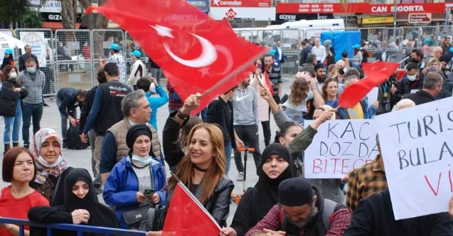 Aşı karşıtları İzmir’de toplandı