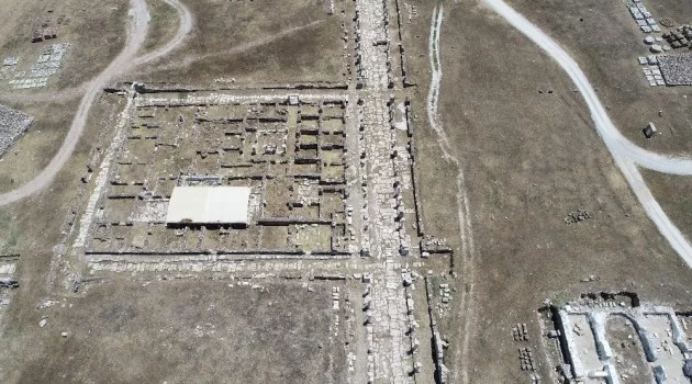 Asırlar önce kurulan Laodikya Antik Kenti’nin gün yüzüne çıkarılması asırlar sürecek