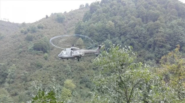 Askeri helikopterler 17 kişiyi kurtardı
