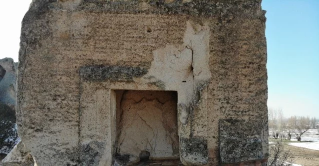 Aslankaya Açık Hava Tapınağı yüzyıllardır ihtişamını koruyor