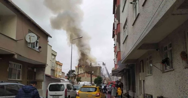 Bağcılar’da apartmanın 3’üncü katında patlama yaşandı