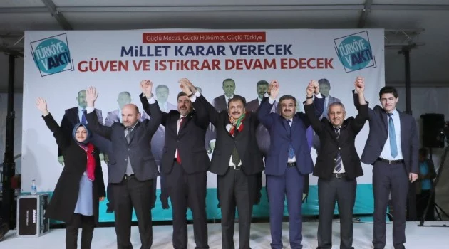 Bakan Eroğlu: “Onlar konuşur, AK Parti yapar”