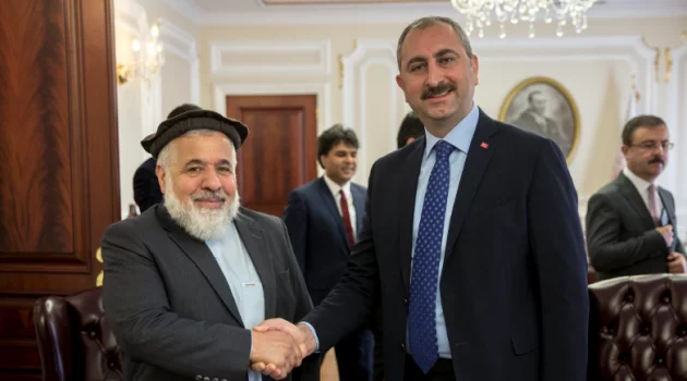 Bakan Gül, Afganistan Adalet Bakanı Enver ile görüştü