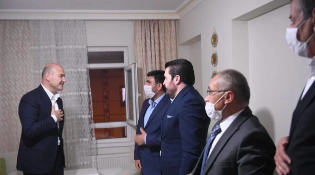 Bakan Soylu ve Başkan Sayan’dan Ağrılı Barış Çakan’ın ailesine taziye ziyareti