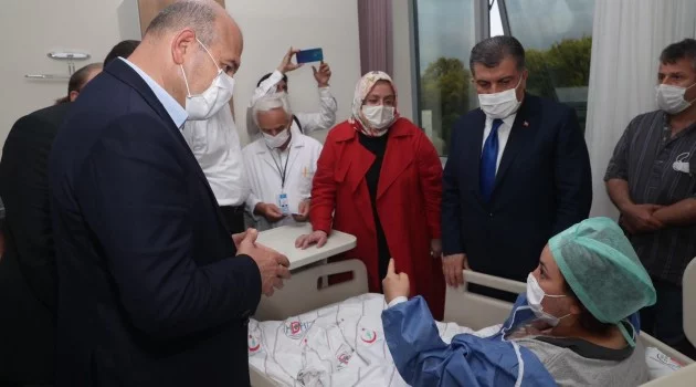 Bakanlar patlamada yaralanan vatandaşları hastanede ziyaret etti