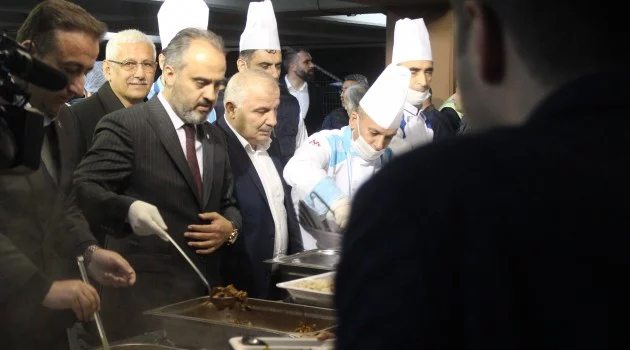 Başkan Aktaş, aşevinde vatandaşlarla iftar açtı