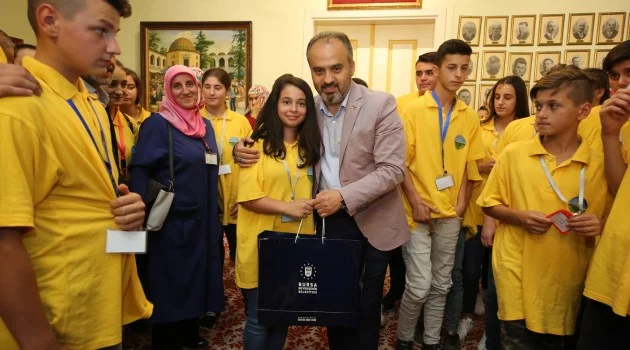 Başkan Aktaş Üsküplü gençlere Bursa'yı tanıttı