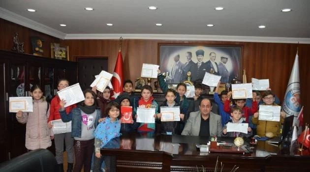 Başkan Demirtaş’tan öğrencilere karne hediyesi