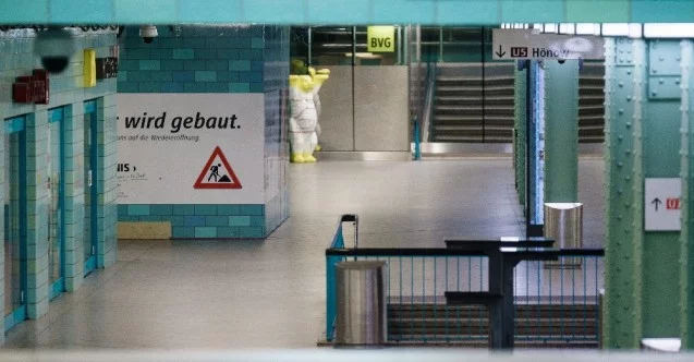 Berlin’de toplu taşıma çalışanlarının grevi hayatı felç etti