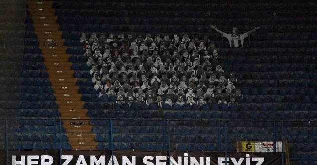 Beşiktaşlı futbolcular taraftarı selamladı!