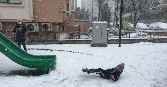 Beşiktaş’ta karın keyfini çocuklar çıkardı