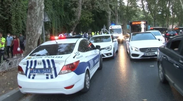 Beşiktaş’ta kontrolü kaybeden motosiklet yayalara çarptı