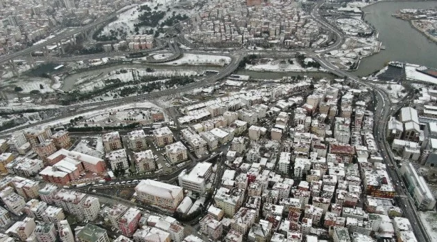 Beyaz örtü ile kaplanan İstanbul havadan görüntülendi