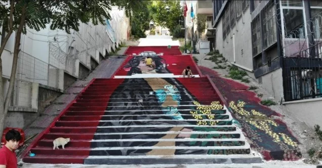 Beyoğlu’nun kullanılmayan merdivenleri sanatla buluştu