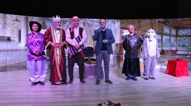 Beyşehir Belediyesinden karne hediyesi, tiyatro gösterisi