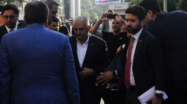 Binali Yıldırım, AK Parti İstanbul İl Başkanlığı’na geldi