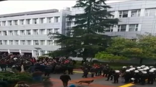 Boğaziçi Üniversitesinde polis müdahalesi: 8 gözaltı