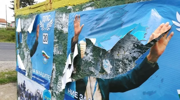Bulgaristan’da Türk partilerinden seçim afişi yırtma yarışı