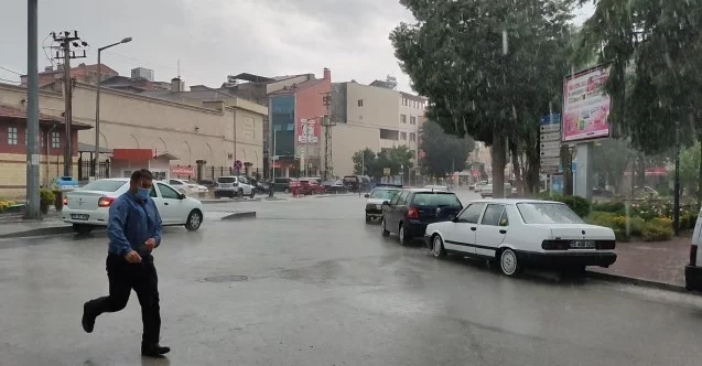 Burdur’da sağanak yağış hayatı olumsuz etkiledi
