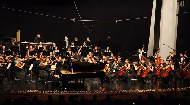 Bursa Bölge Devlet Senfoni Orkestrası sezonu açtı