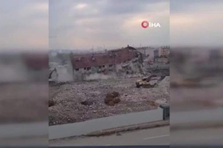 Bursa'da 4 katlı bina saniyeler içerisinde yerle bir oldu
