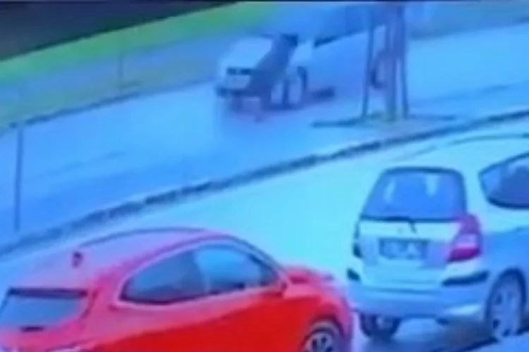 Bursa'da canını hiçe saydı, kendini otomobilin önüne attı