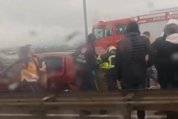 Bursa’da kamyon zincirleme kazaya sebep oldu: 4 yaralı