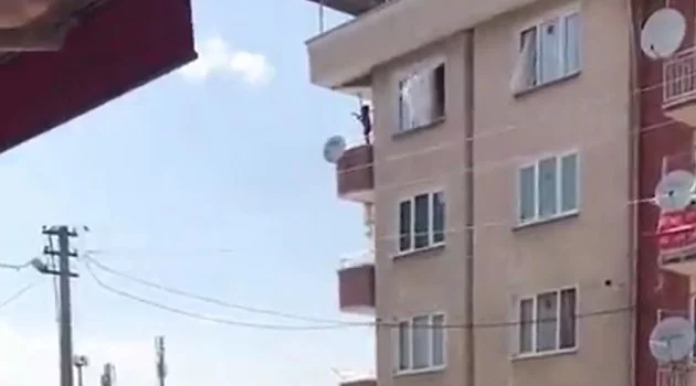 Bursa'da küçük çocuğun balkonda ölümüne oyunu