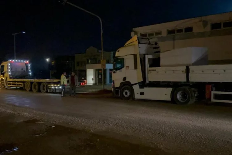 Bursa'da TIR'ı bırakıp kaçan sürücü, taksiyle geri dönünce yakalandı