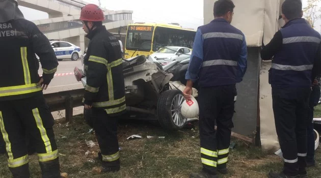 Bursa'da korkunç kaza! Kadın sürücü feci şekilde can verdi