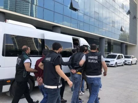 Bursa'da uyuşturucu operasyonu: 5 gözaltı