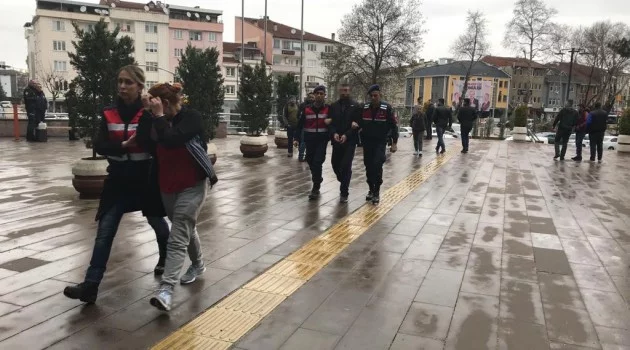 Bursa'da uyuşturucu ve silah tacirlerine şok baskın