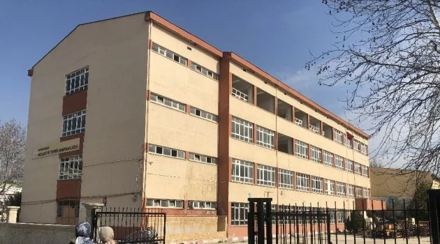 Bursa’da binlerce mezun veren okul yıkılıyor