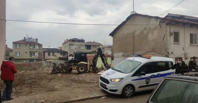Bursa’da izinsiz inşaat yıkımı durduruldu