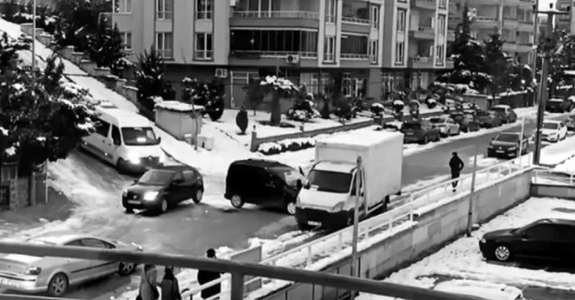 Bursa’da otomobillerin buz dansı...
